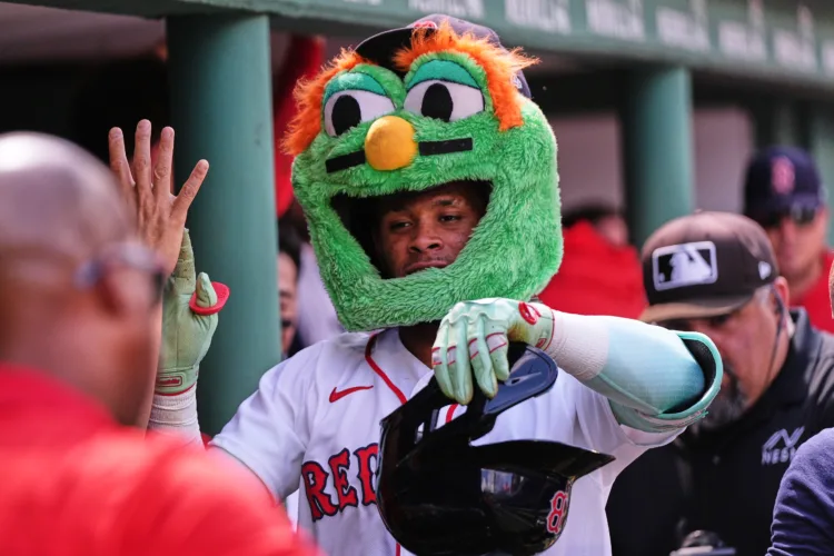 Red Sox win 15th straight, matching longest in club history